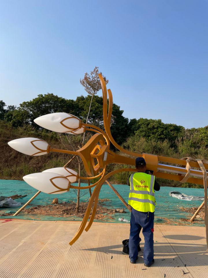 茂名高州永青大道景（jǐng）觀（guān）路燈照明工程案例